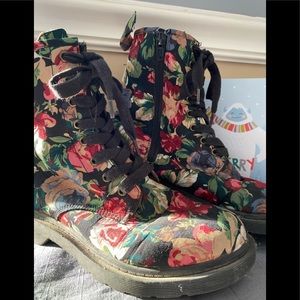 Floral side zip combat boots. Size 6 1/2